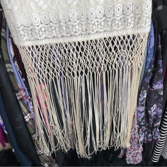 𝅺guess Ivory Lace Macrame Fringe Maxi Dress - Picture 3 of 5